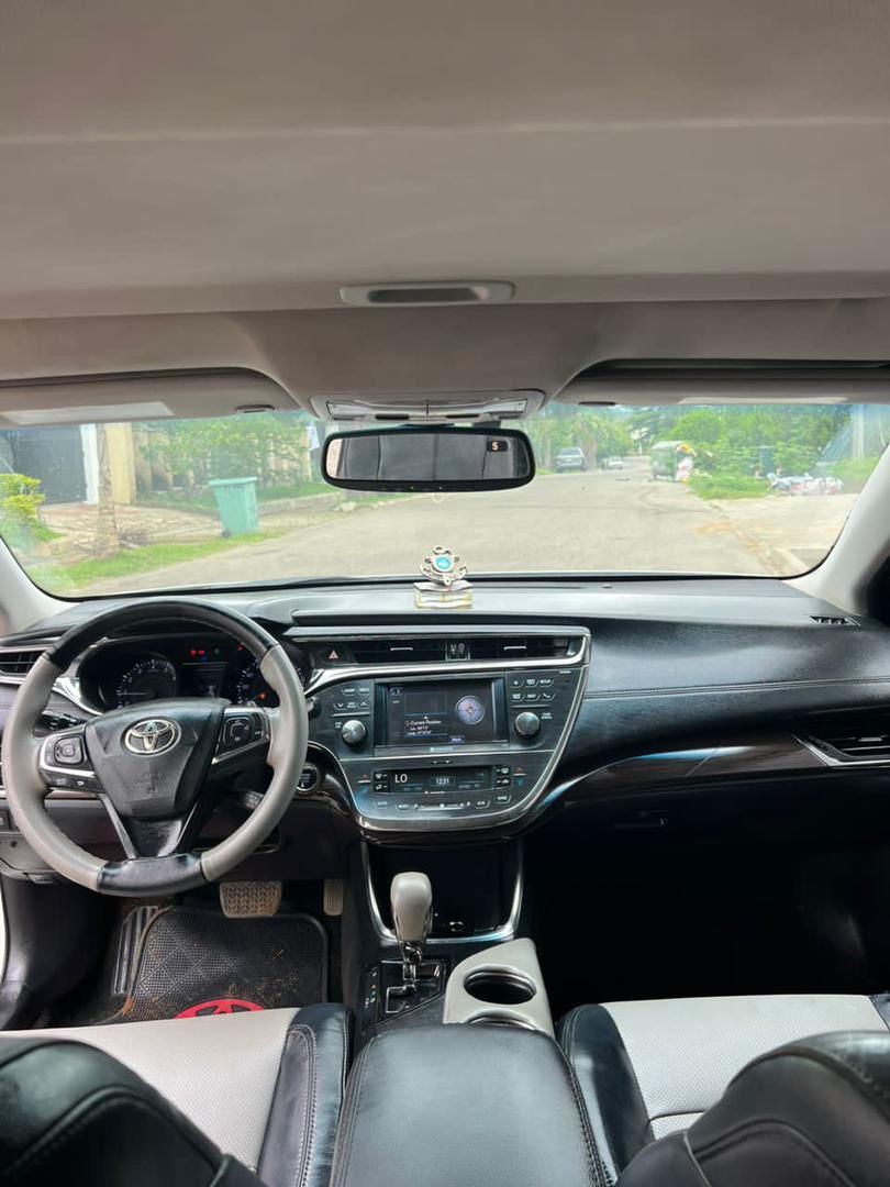 Naija Used 2013 Toyota Avalon