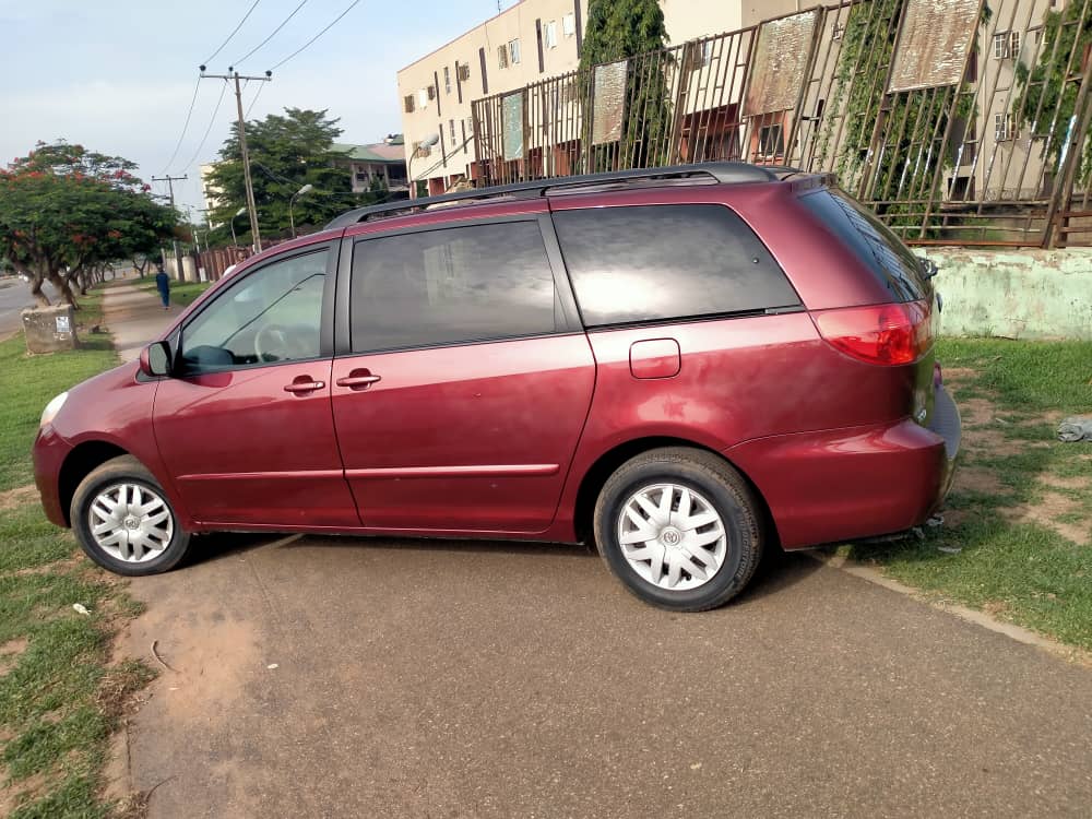 Foreign Used 2006 Toyota Sienna