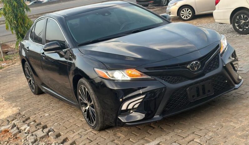 
								Naija Used 2018 Toyota Camry full									