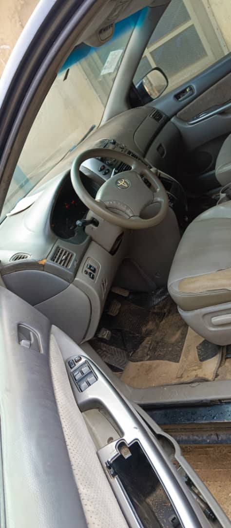 Naija Used 2010 Toyota Sienna