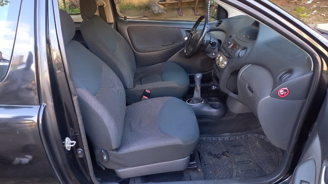 Naija Used 2004 Toyota Yaris