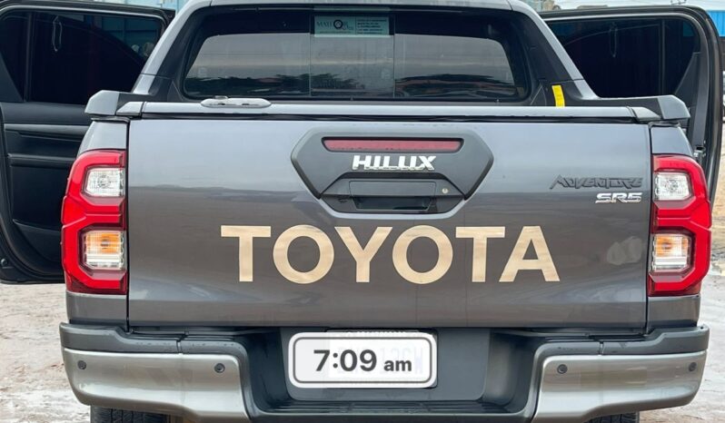 
								Naija Used 2021 Toyota Hilux full									