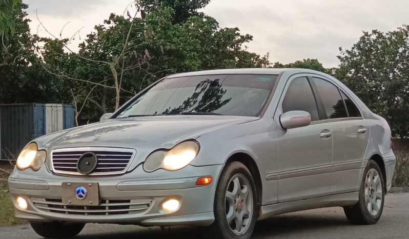 
								Naija Used 2005 Mercedes-Benz C 250 full									